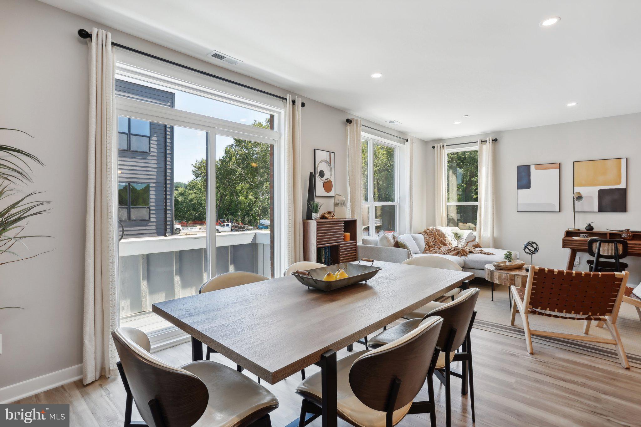 RIVER PLACE - Residential