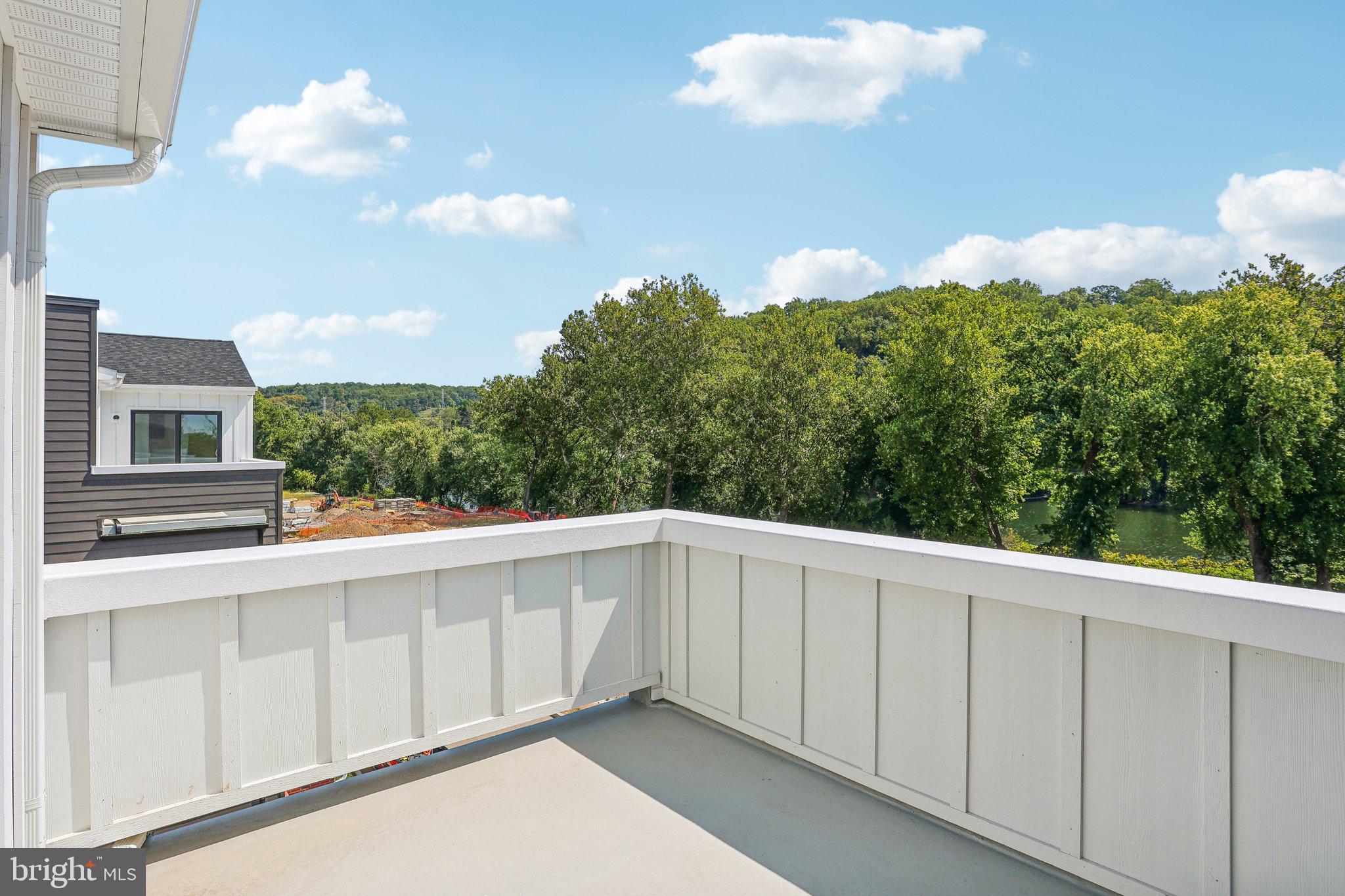 RIVER PLACE - Residential