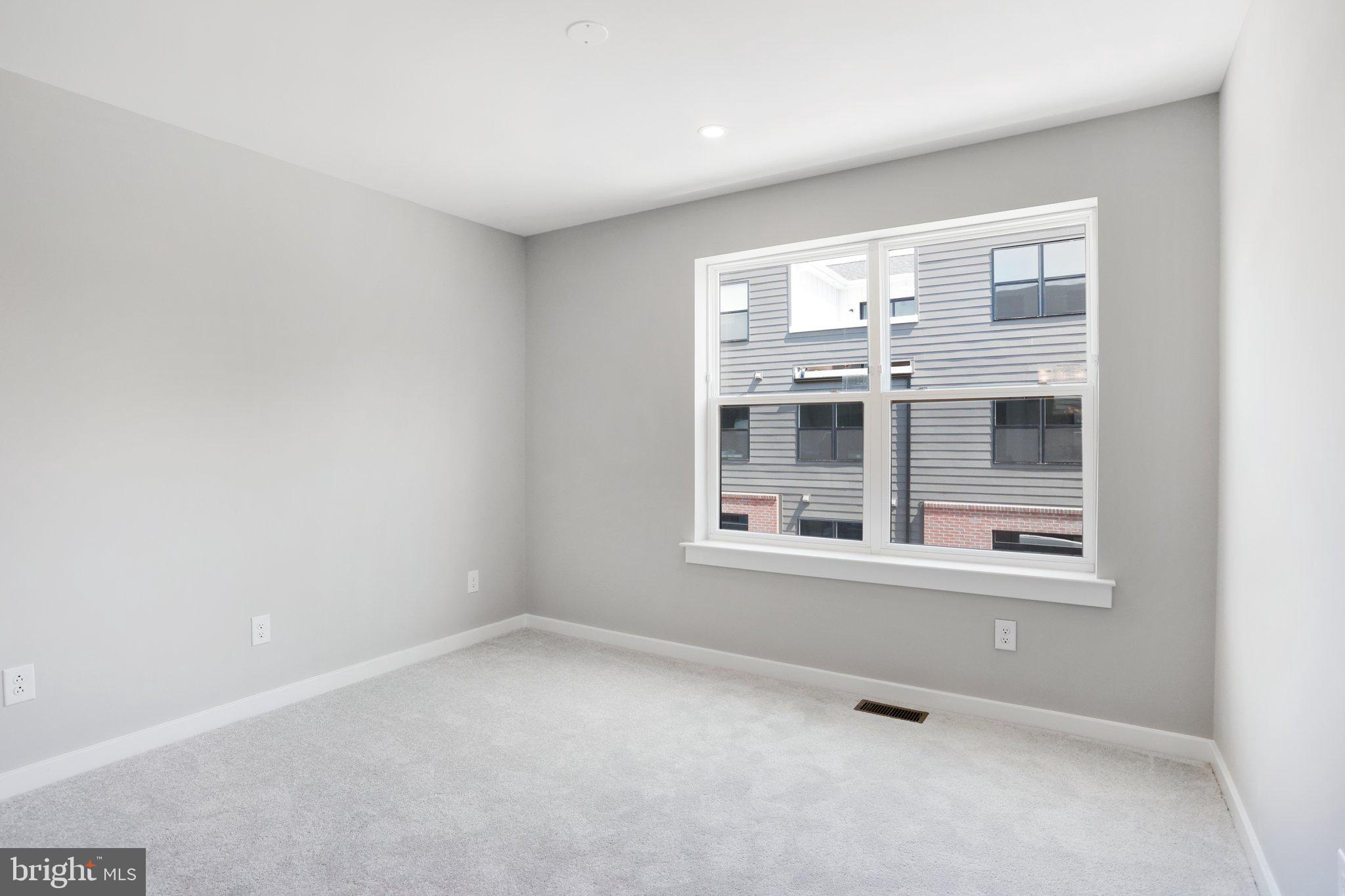 RIVER PLACE - Residential