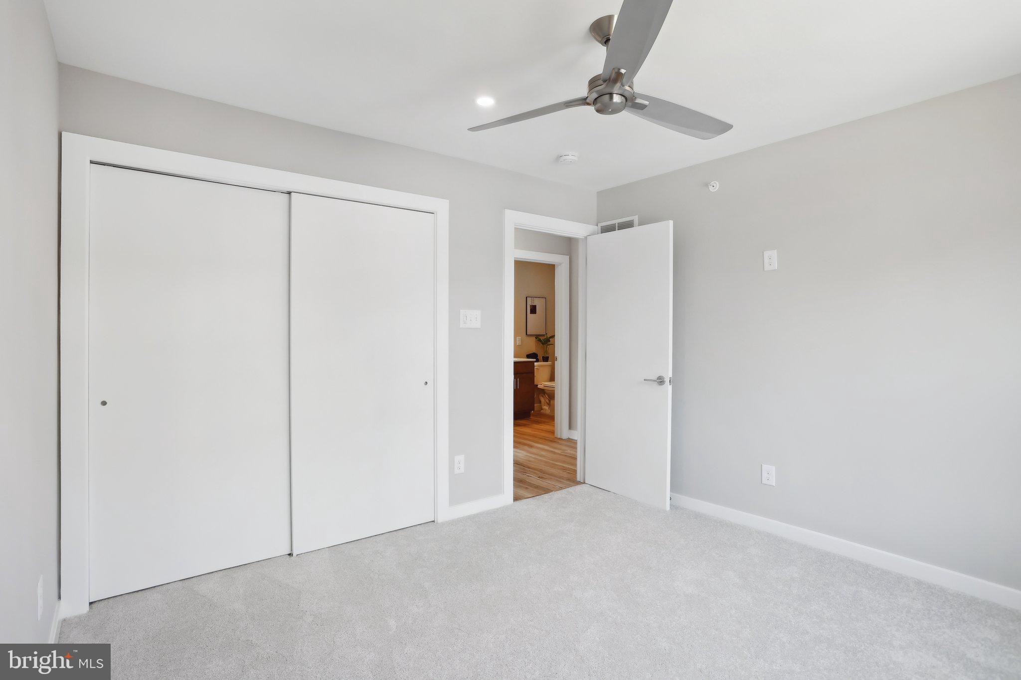 RIVER PLACE - Residential