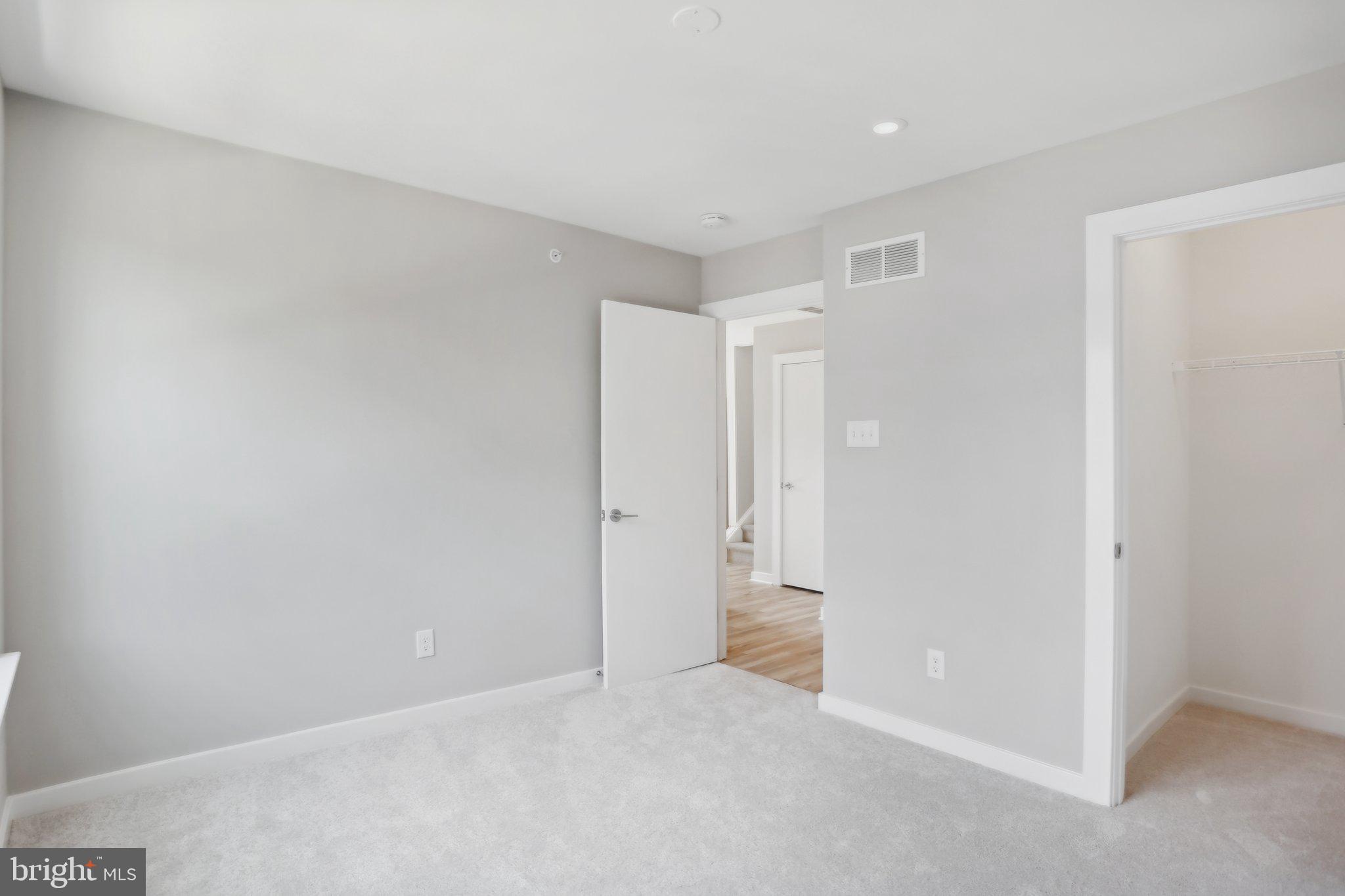 RIVER PLACE - Residential