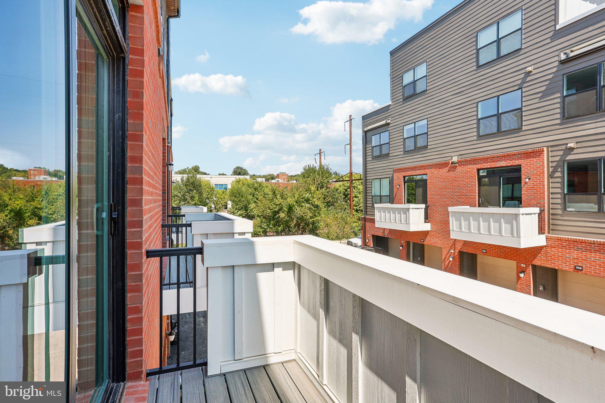 RIVER PLACE - Residential