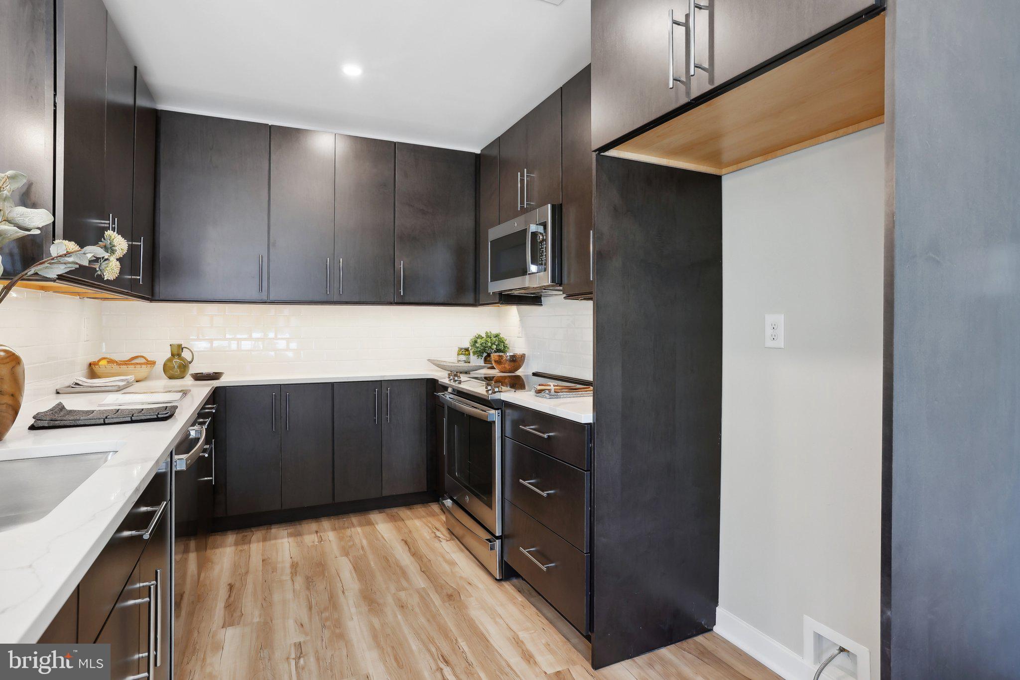 RIVER PLACE - Residential