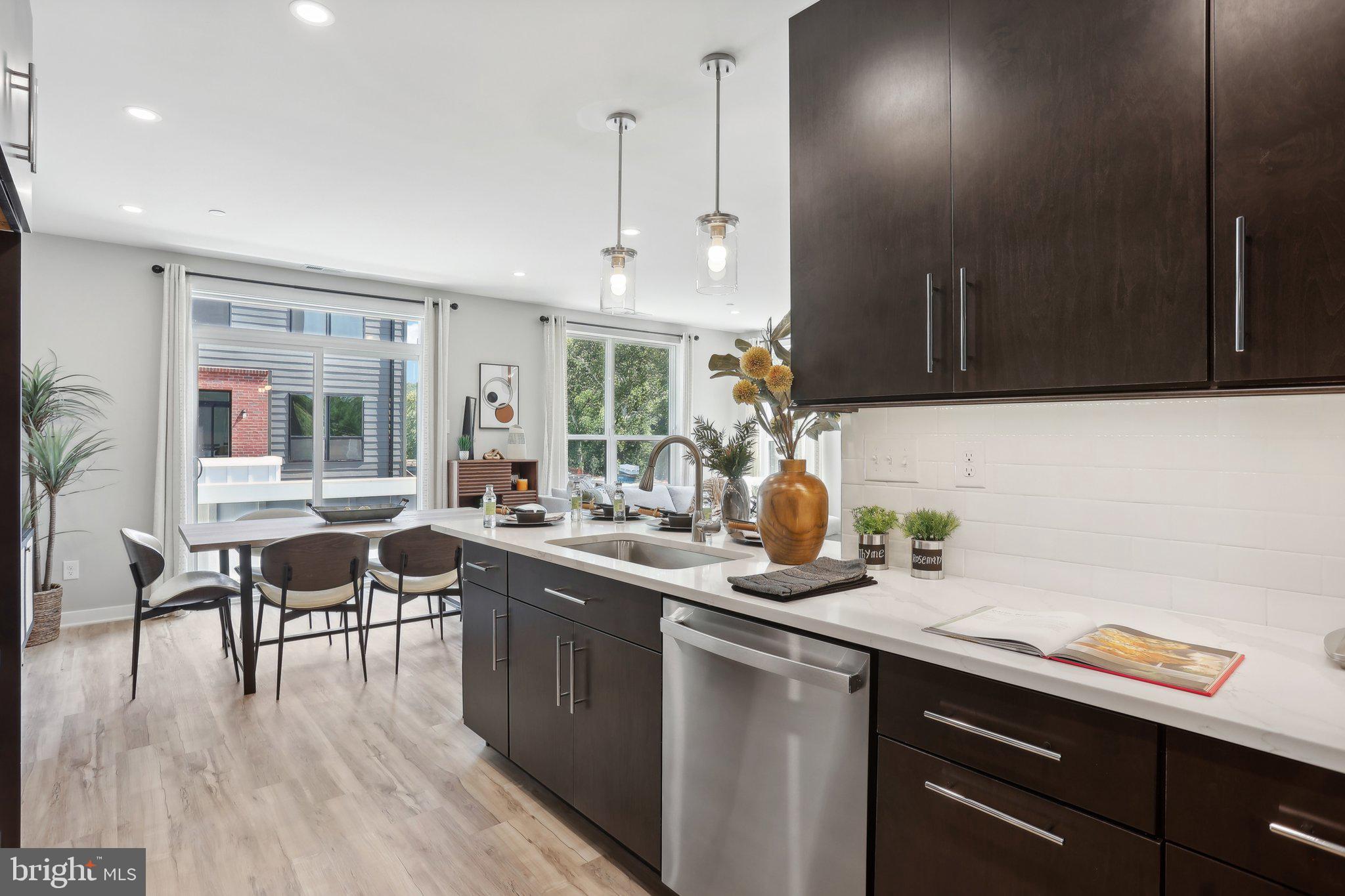 RIVER PLACE - Residential