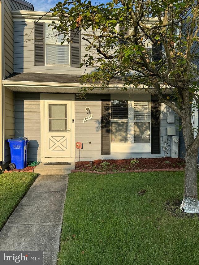 HOME IS WELL MAINTAINED. LARGE LIVING ROOM, EAT-IN KITCHEN, FENCED BACKYARD
WITH SHED. CLOSE TO SHOPPING, ALLEN POND, PUBLIC TRANSPORTATION, AND BOWIE TOWN CENTER. TENANT OCCUPIED