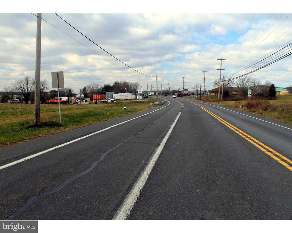 Photo of 679 W Ridge Pike, LIMERICK, PA 19468 (MLS # PAMC2064656)