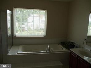 LONGWOOD - Residential Lease