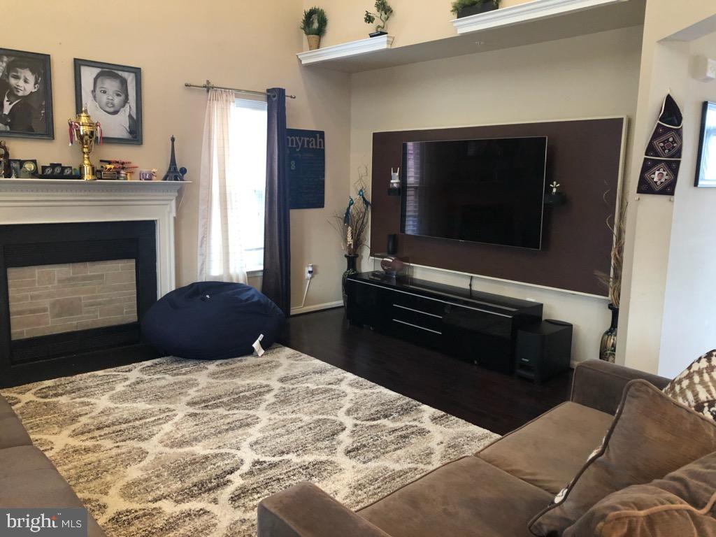 LONGWOOD - Residential Lease