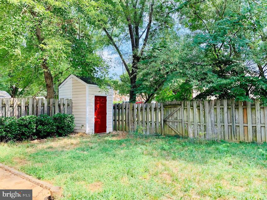 PARK RIDGE - Residential Lease