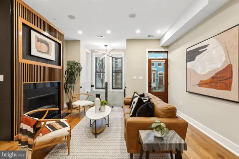 919 French Street NW, Washington, DC MLS: DCDC2190758