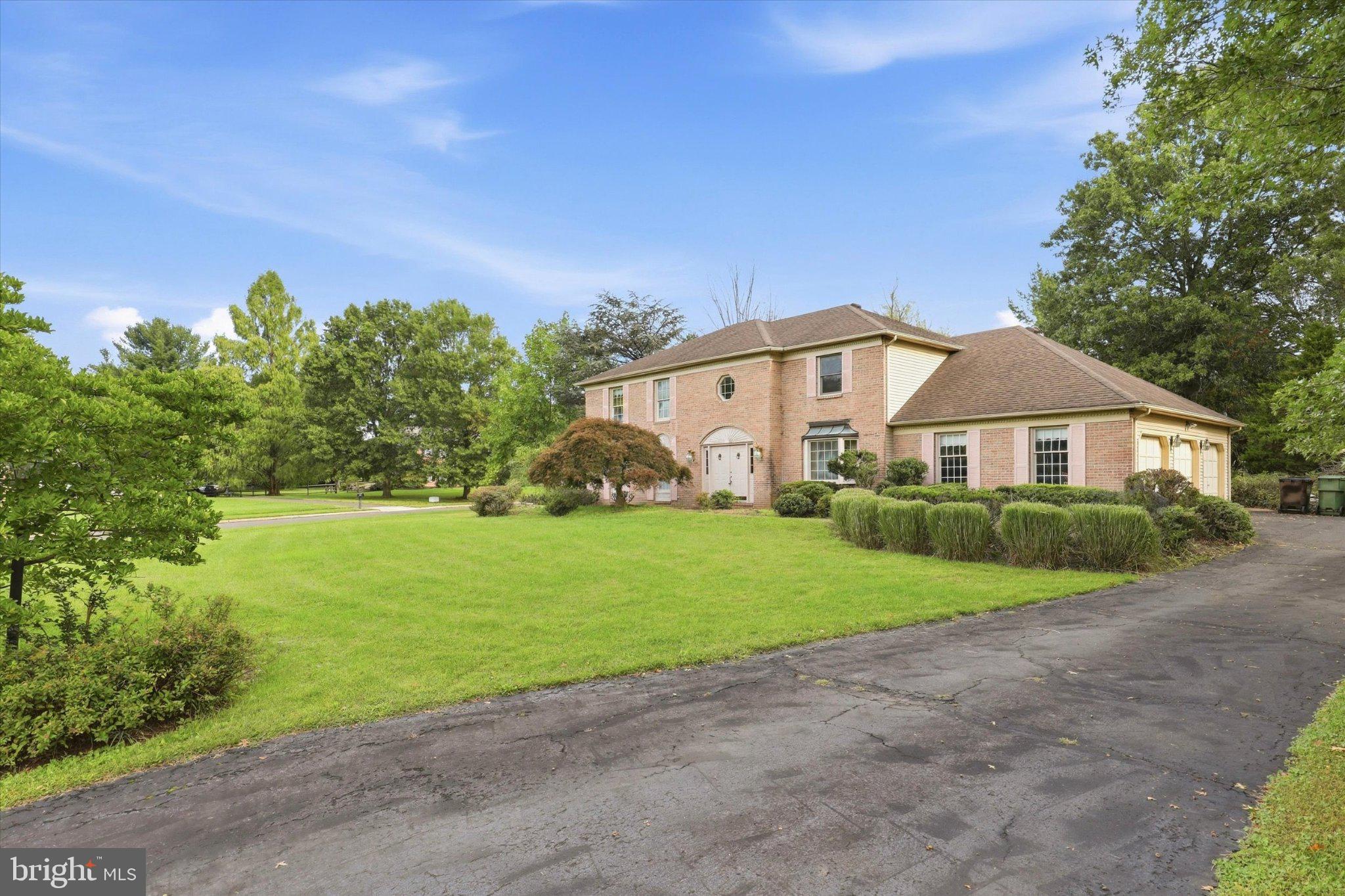201 HEMLOCK CIRCLE