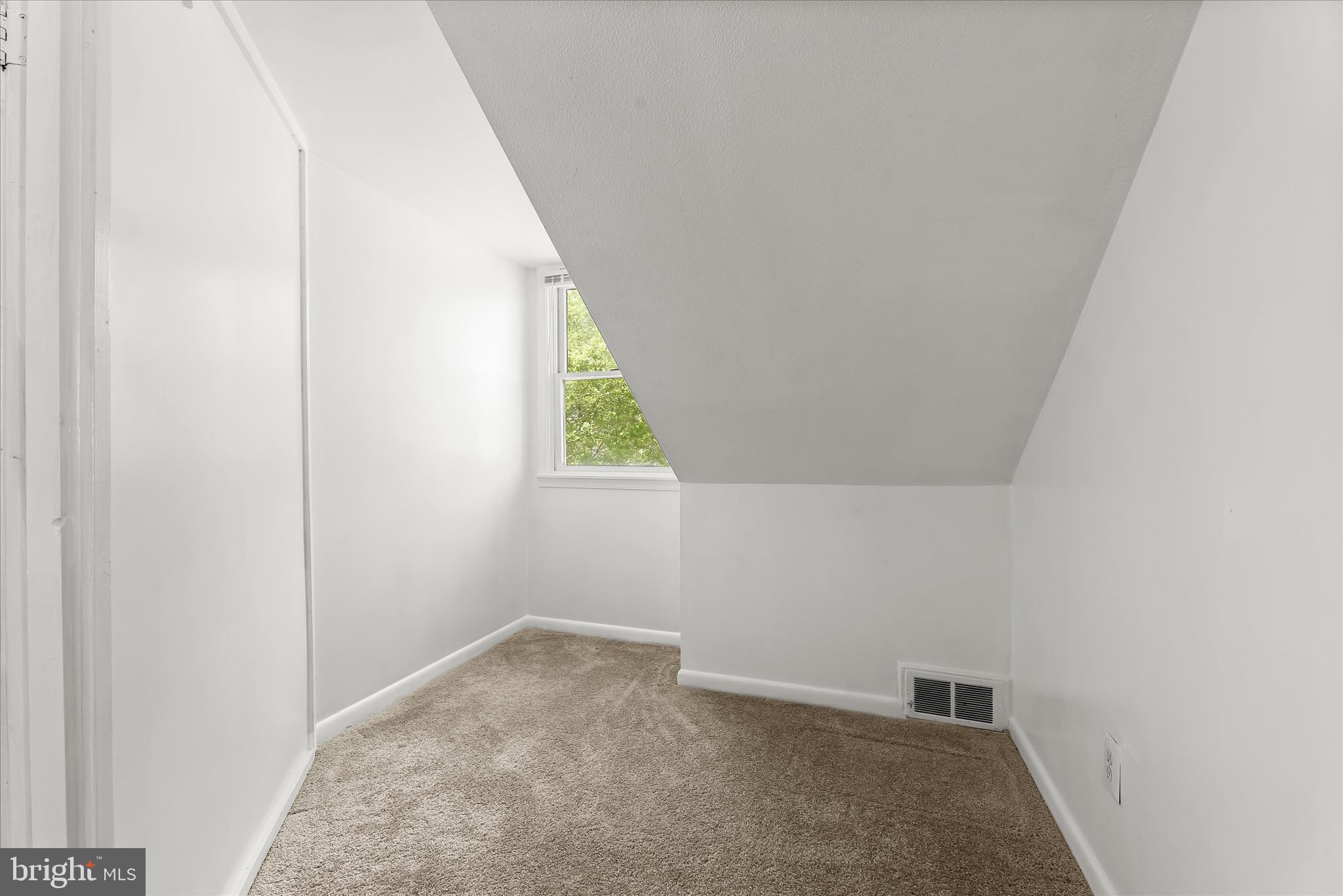 GWYNNLAKE PARK - Residential