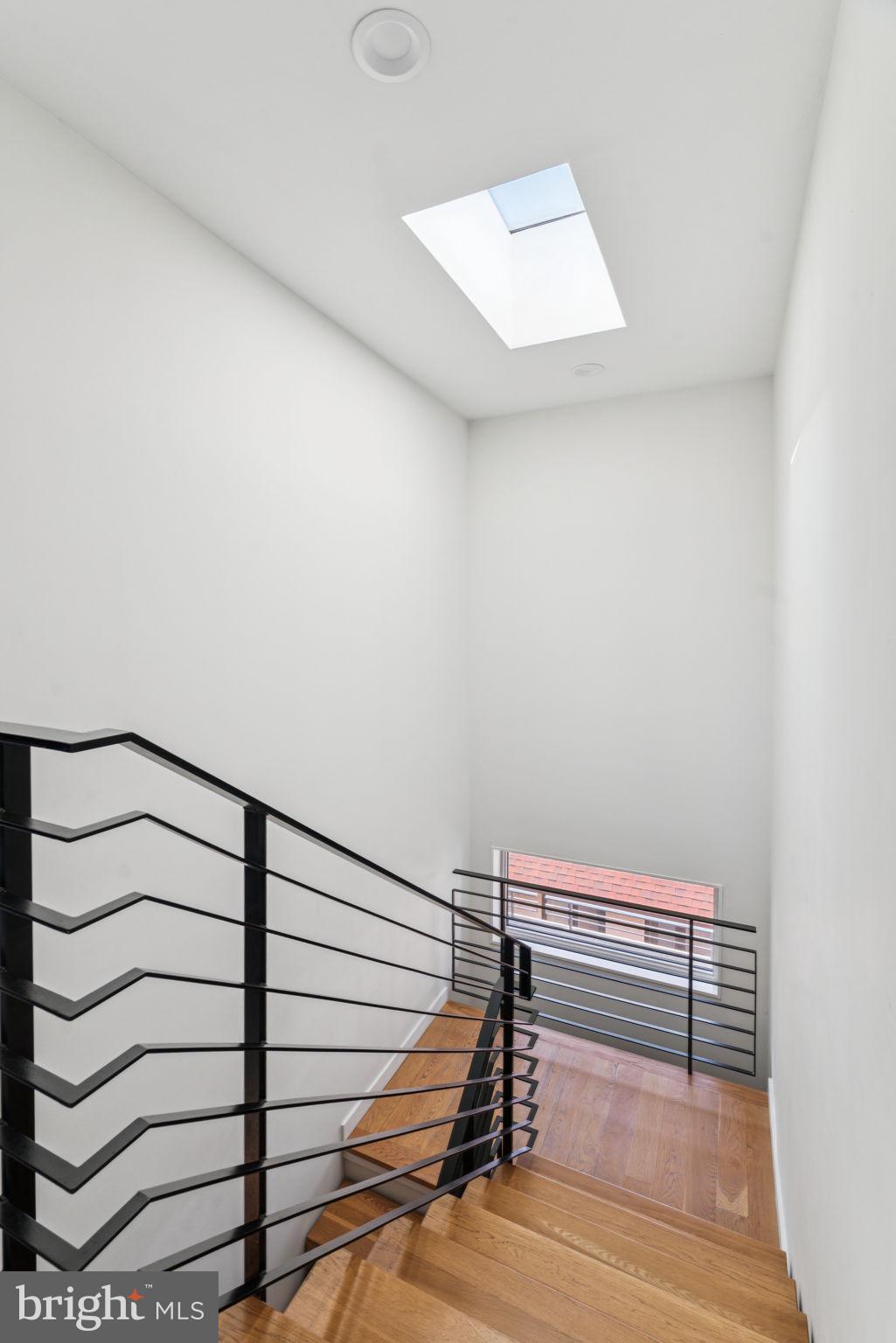 LOGAN SQUARE - Residential