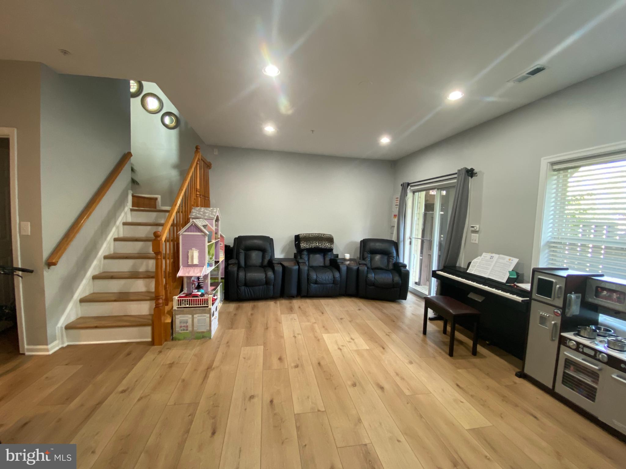 MCNAIR FARMS LANDBAY - Residential Lease