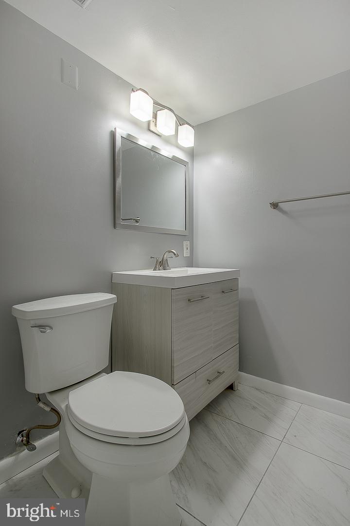 MARLOW TOWERS CONDOMINIUMS - Residential Lease