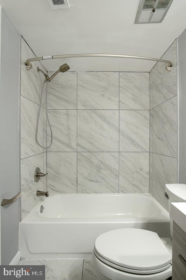 MARLOW TOWERS CONDOMINIUMS - Residential Lease