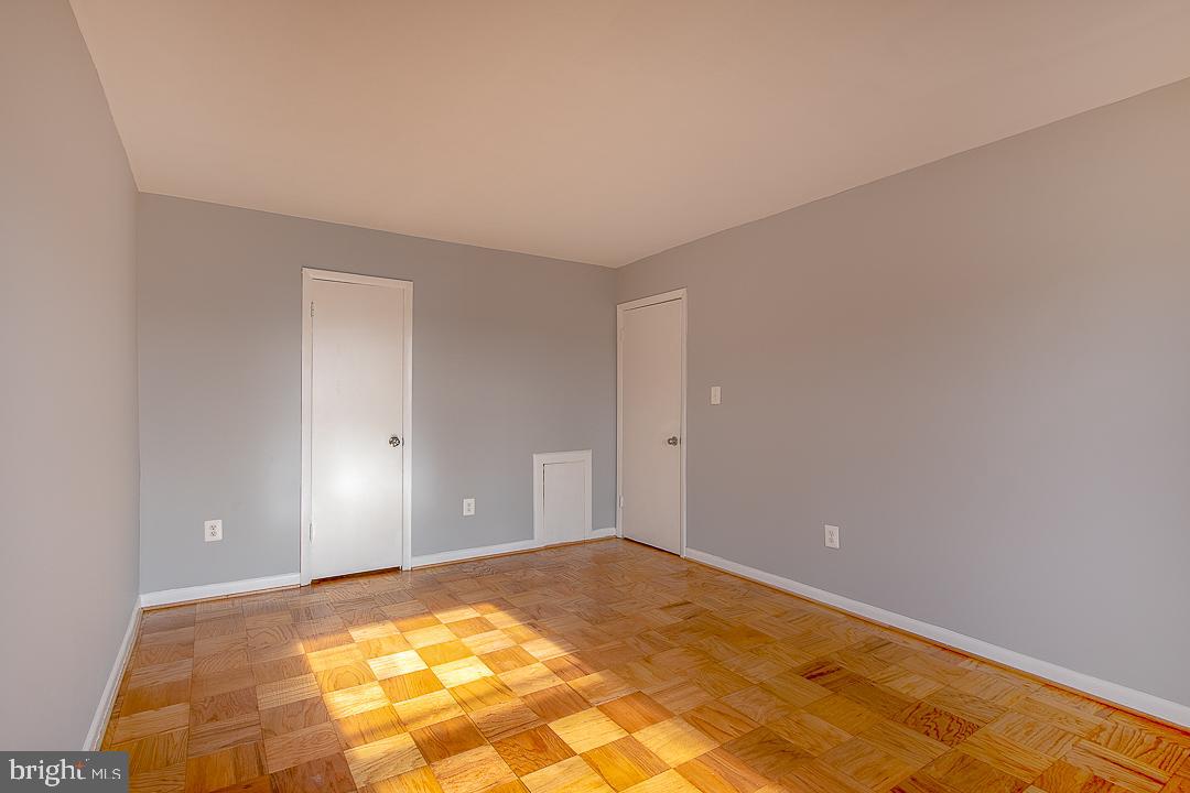 MARLOW TOWERS CONDOMINIUMS - Residential Lease