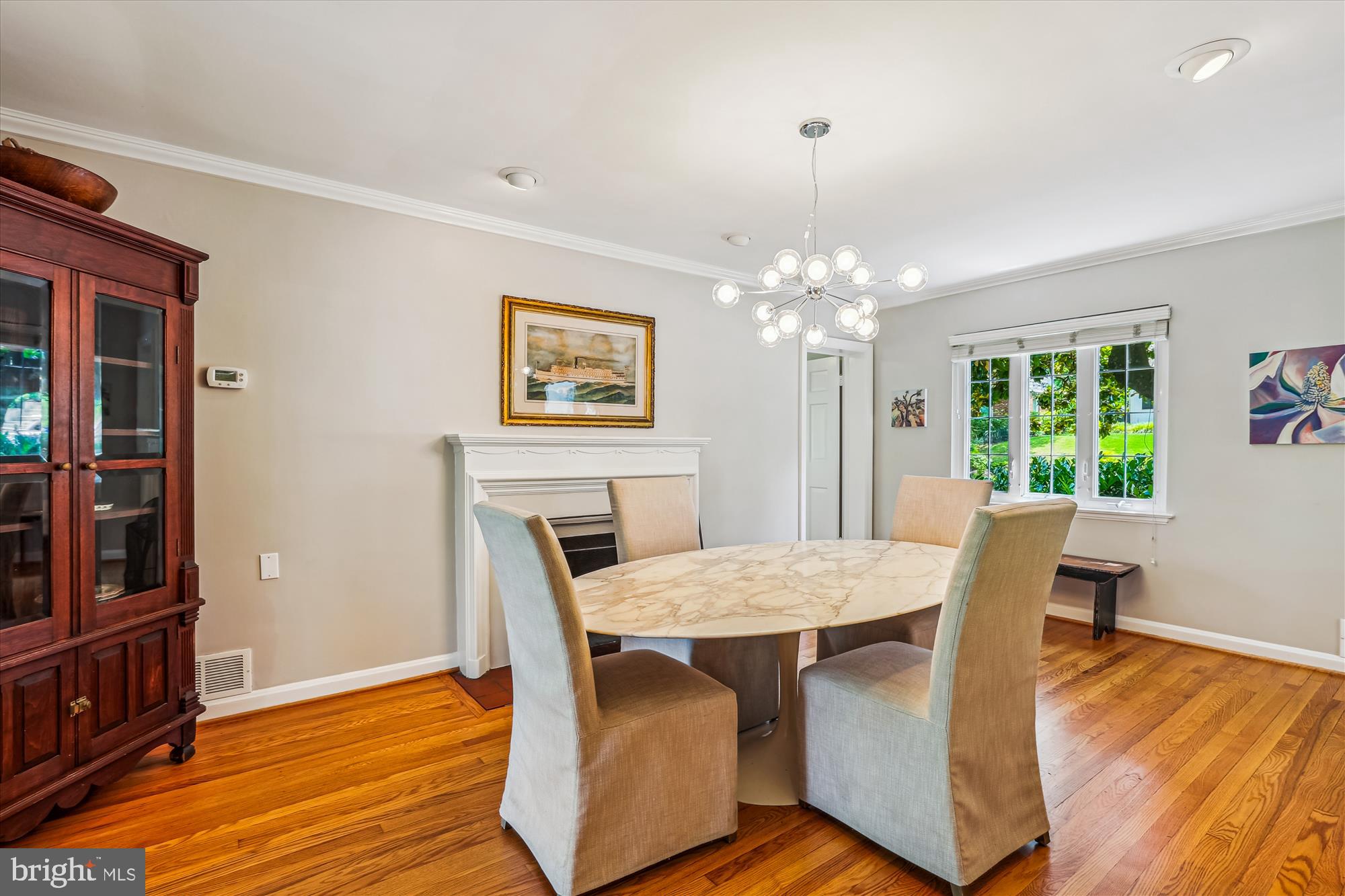 711 N OVERLOOK DRIVE