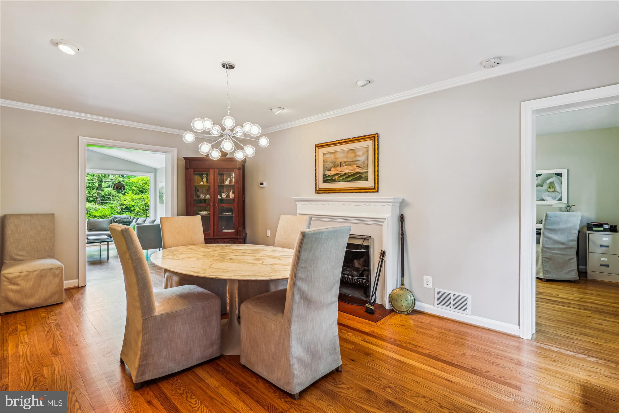 711 N OVERLOOK DRIVE