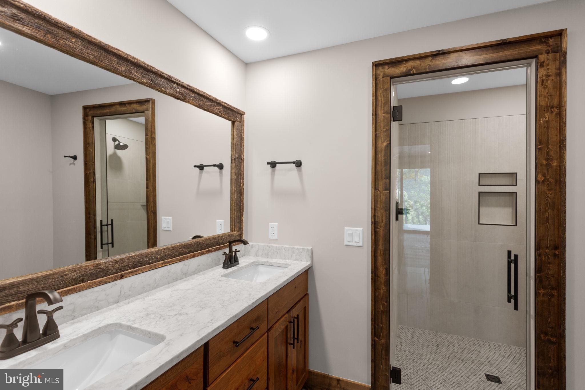 FISHER MOUNTAIN GOLF CLUB & RESORT - Residential