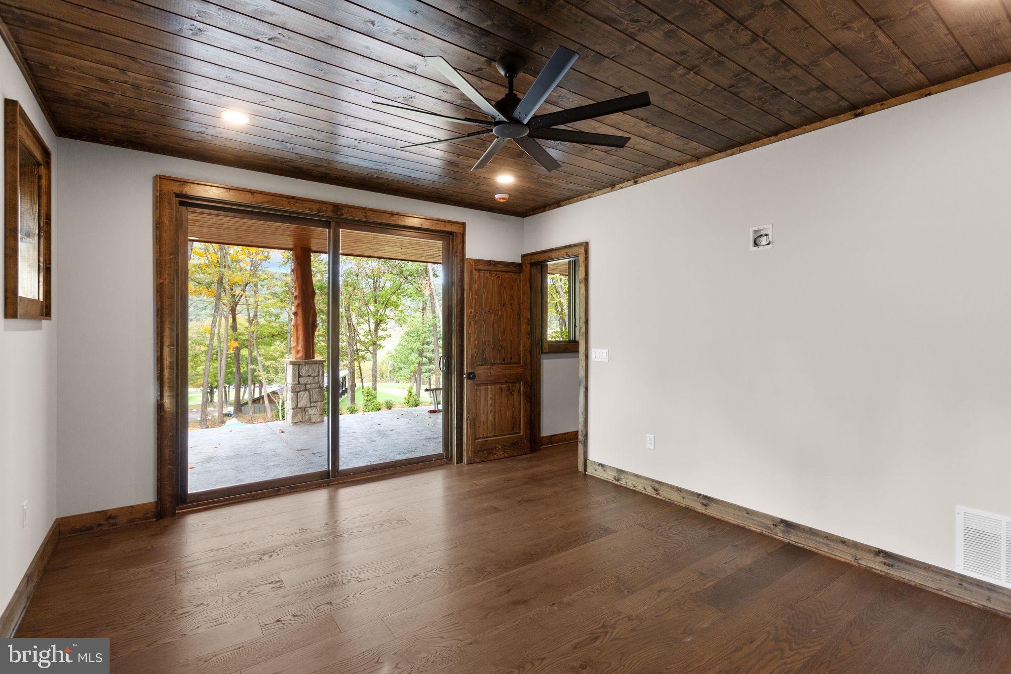 FISHER MOUNTAIN GOLF CLUB & RESORT - Residential