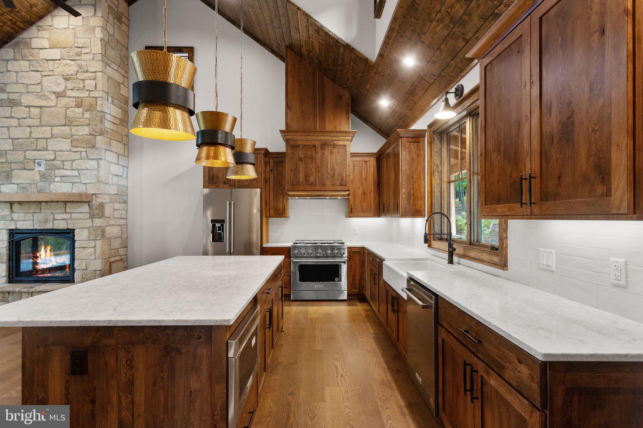 FISHER MOUNTAIN GOLF CLUB & RESORT - Residential