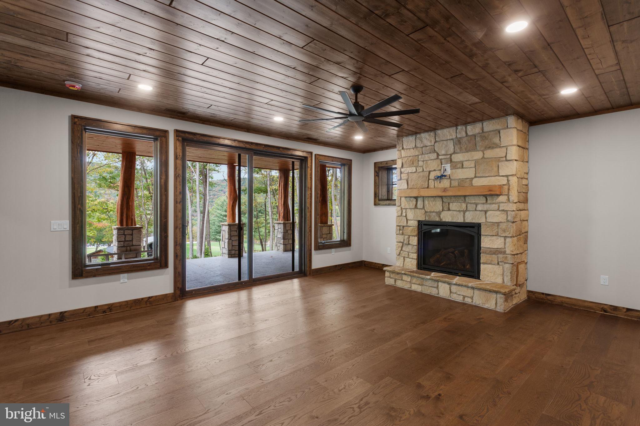 FISHER MOUNTAIN GOLF CLUB & RESORT - Residential