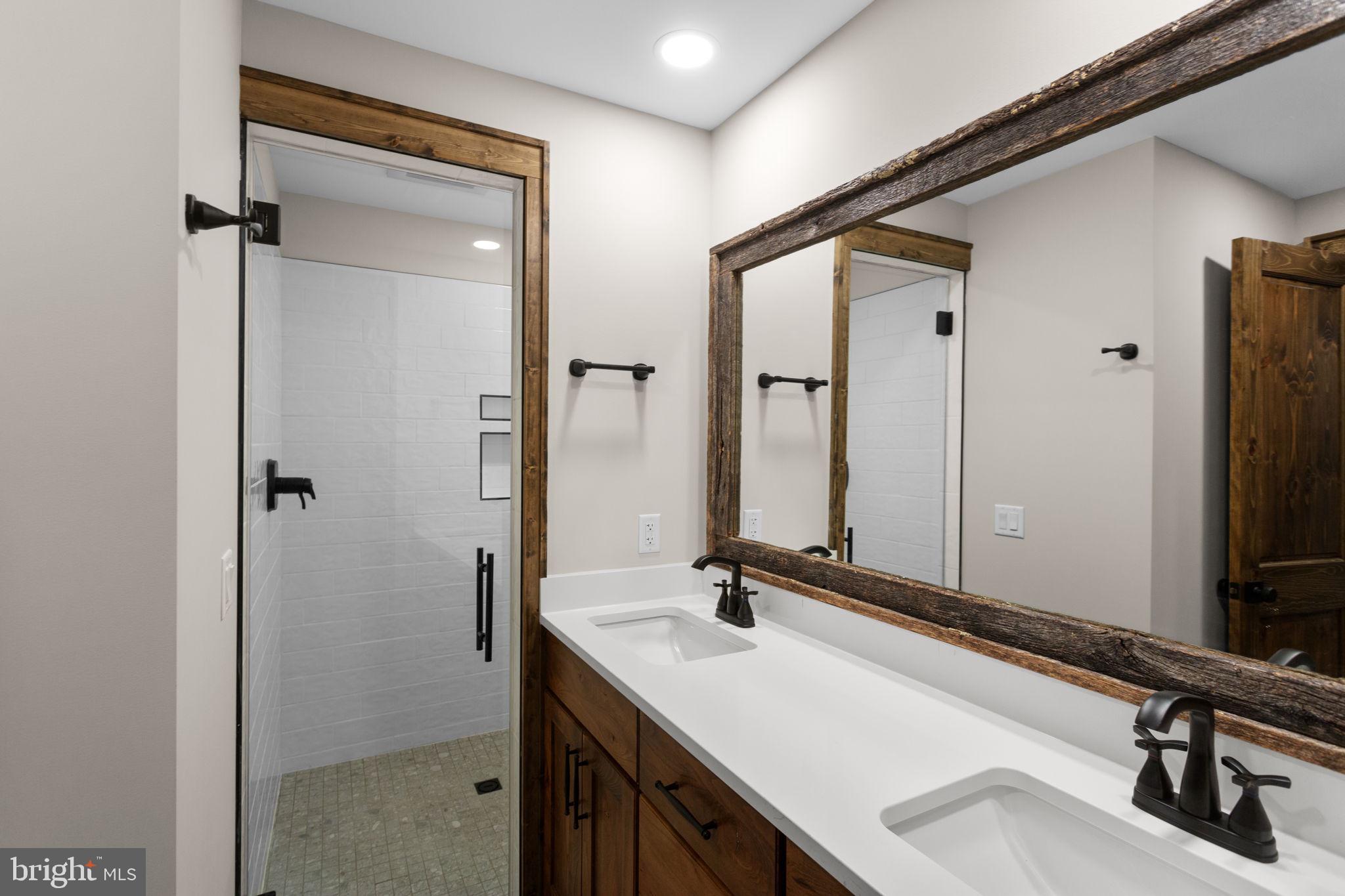 FISHER MOUNTAIN GOLF CLUB & RESORT - Residential