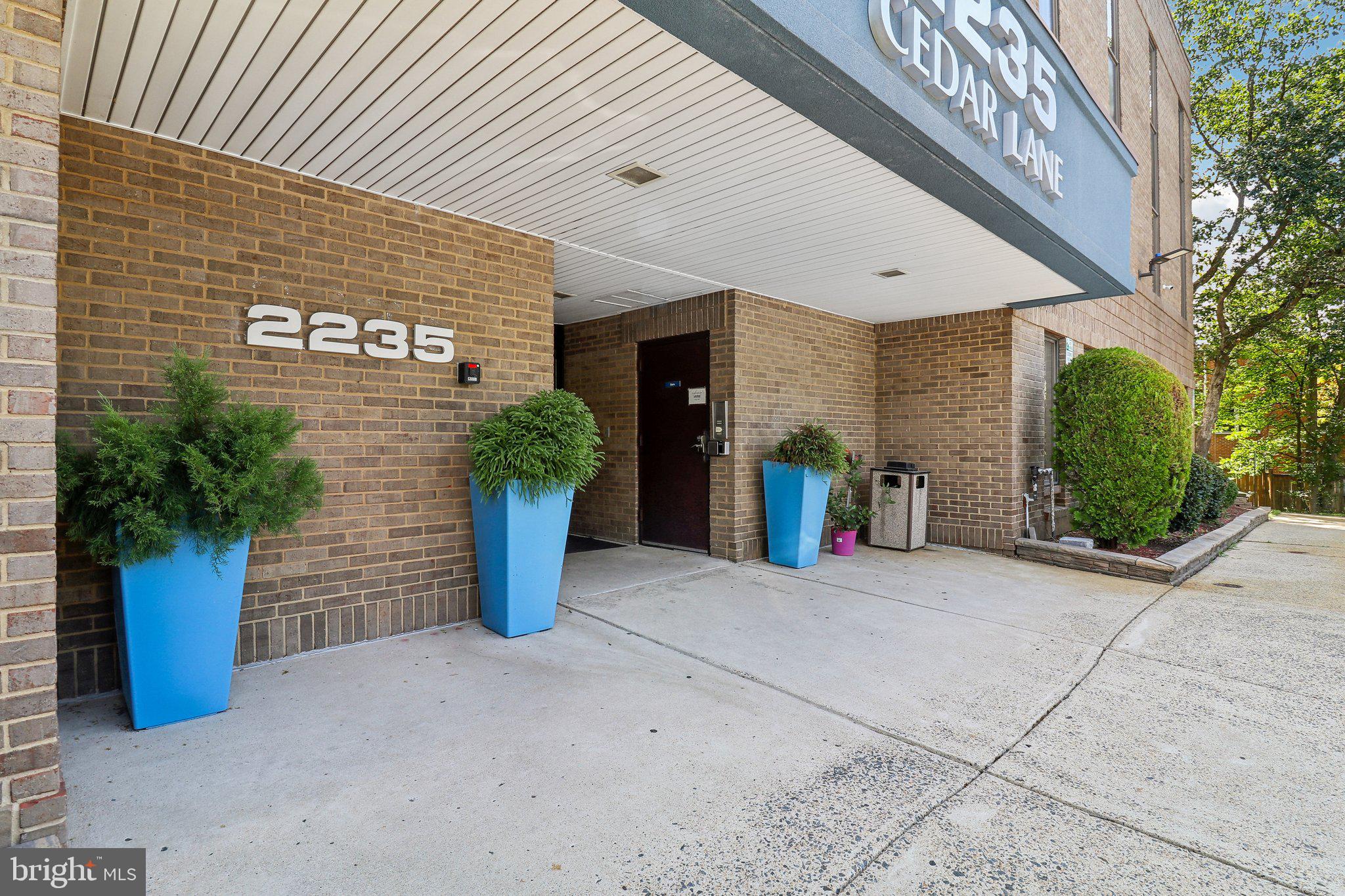 2235 CEDAR LANE 201