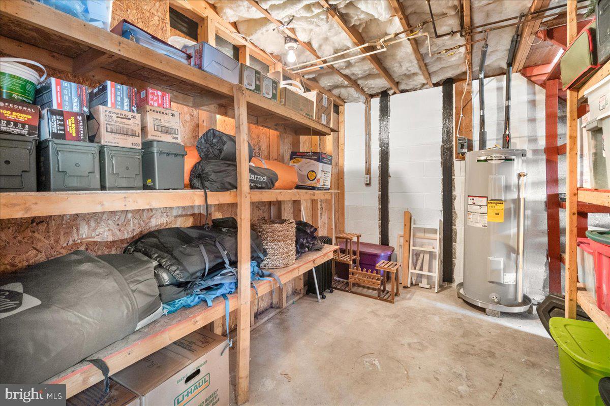 LAKE HERITAGE - Residential