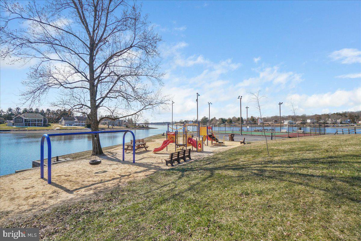 LAKE HERITAGE - Residential