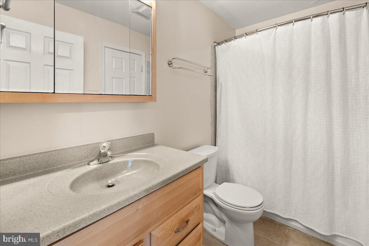 LAKE HERITAGE - Residential