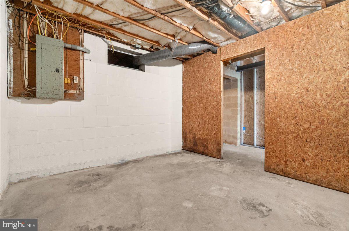 LAKE HERITAGE - Residential