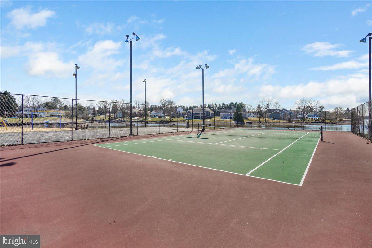 LAKE HERITAGE - Residential