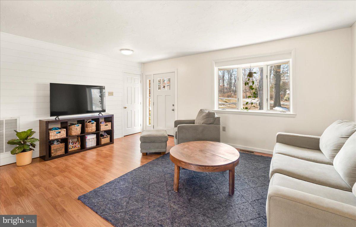 LAKE HERITAGE - Residential