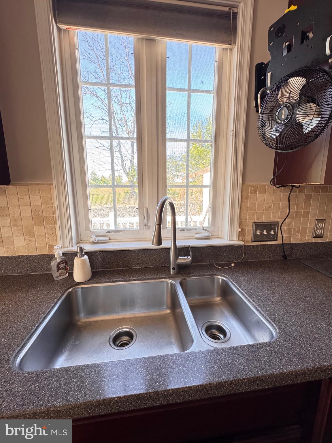 WINDSOR RIDGE - Residential Lease