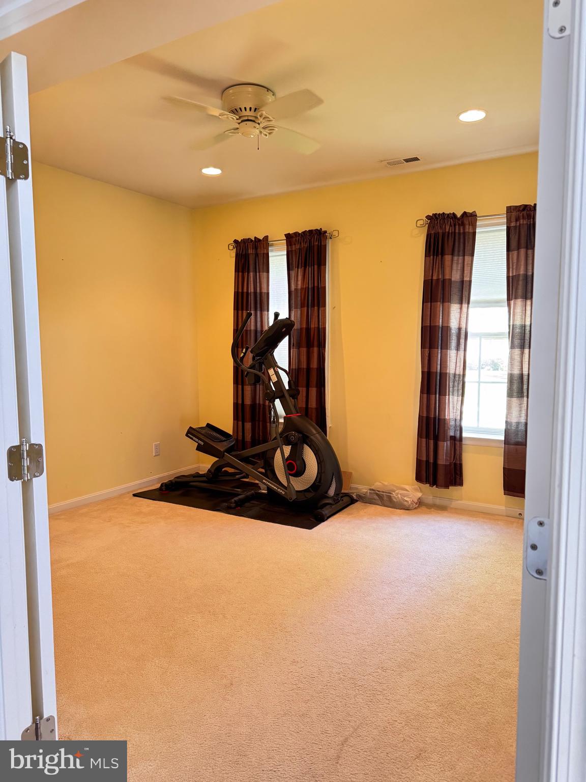 WINDSOR RIDGE - Residential Lease