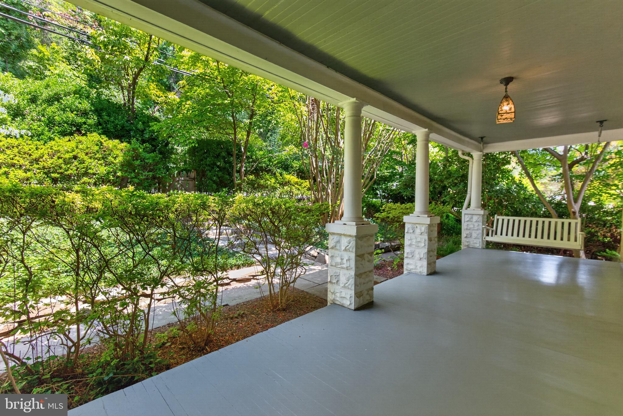 6414 BROOKES LANE