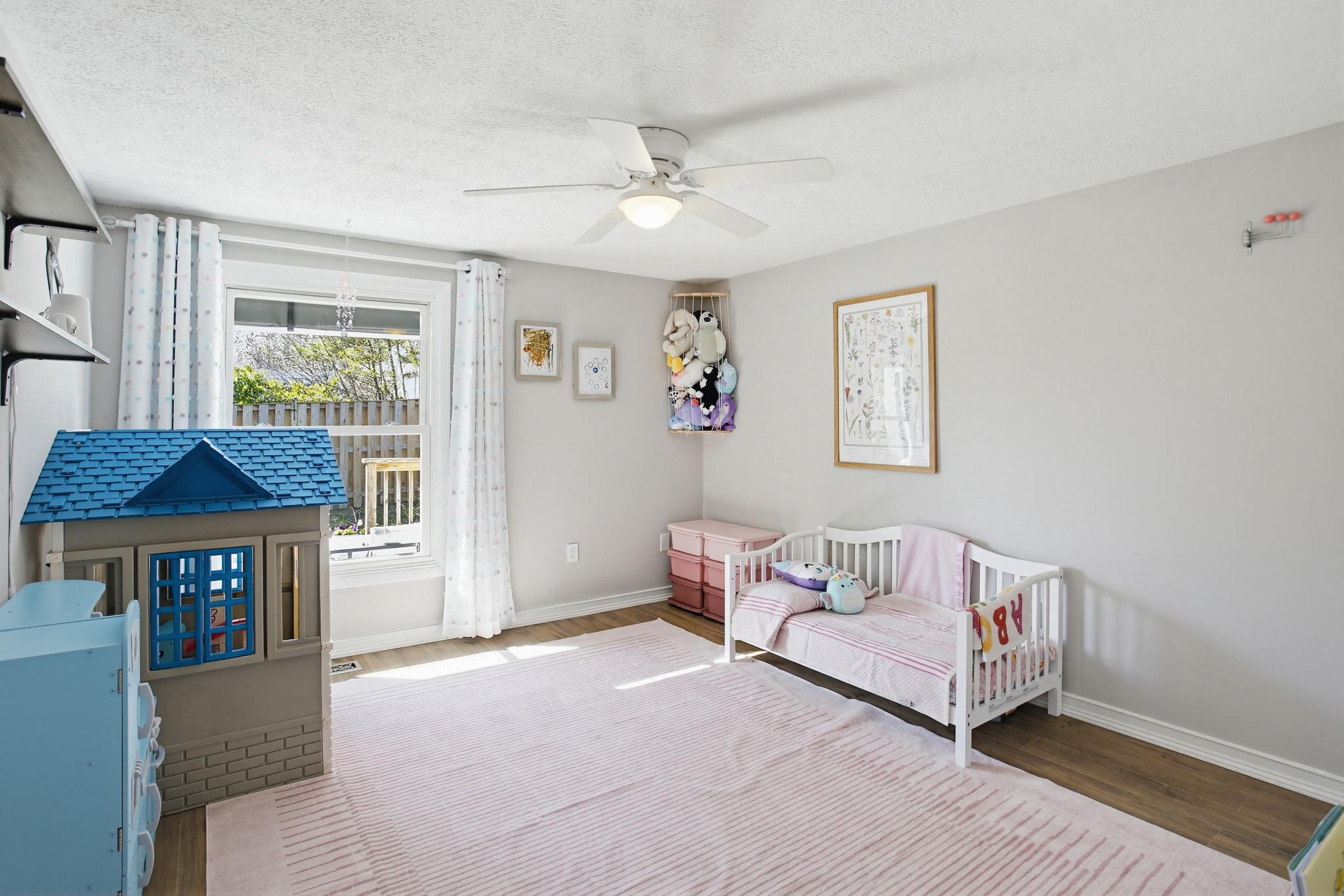 CLEMENS CROSSING - Residential