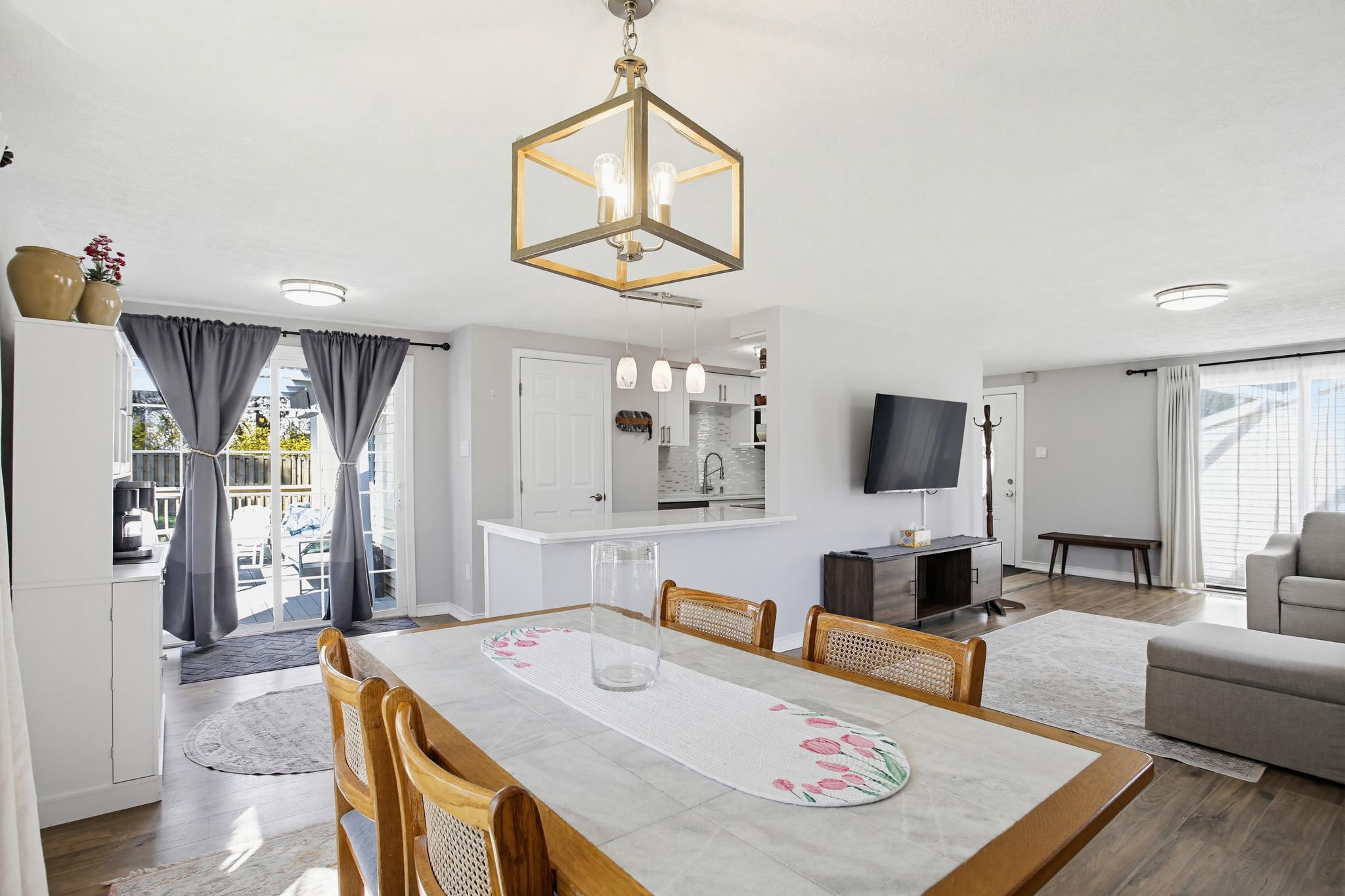 CLEMENS CROSSING - Residential