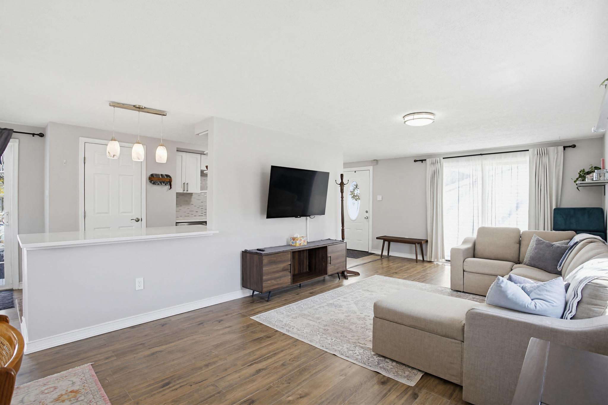 CLEMENS CROSSING - Residential