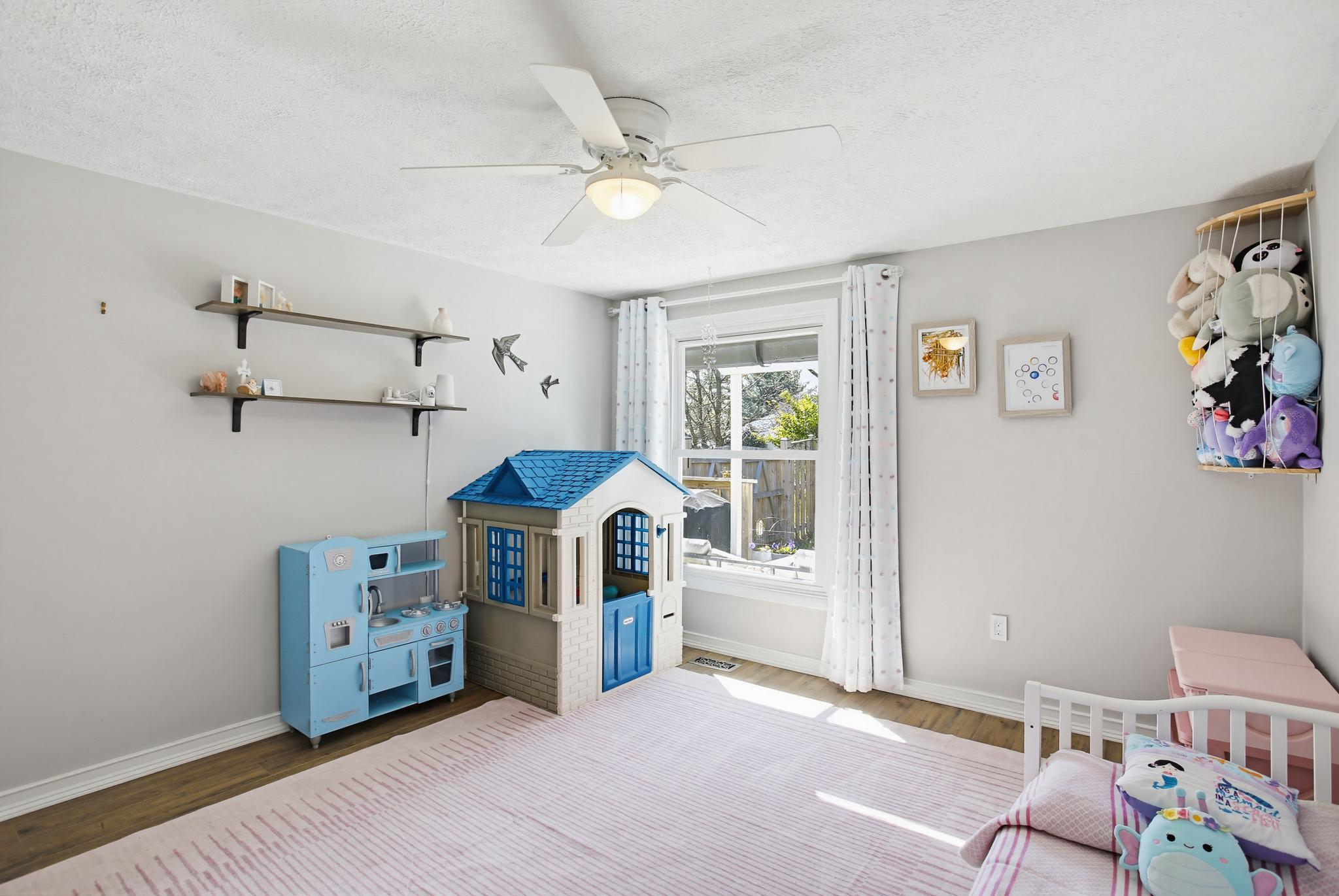 CLEMENS CROSSING - Residential