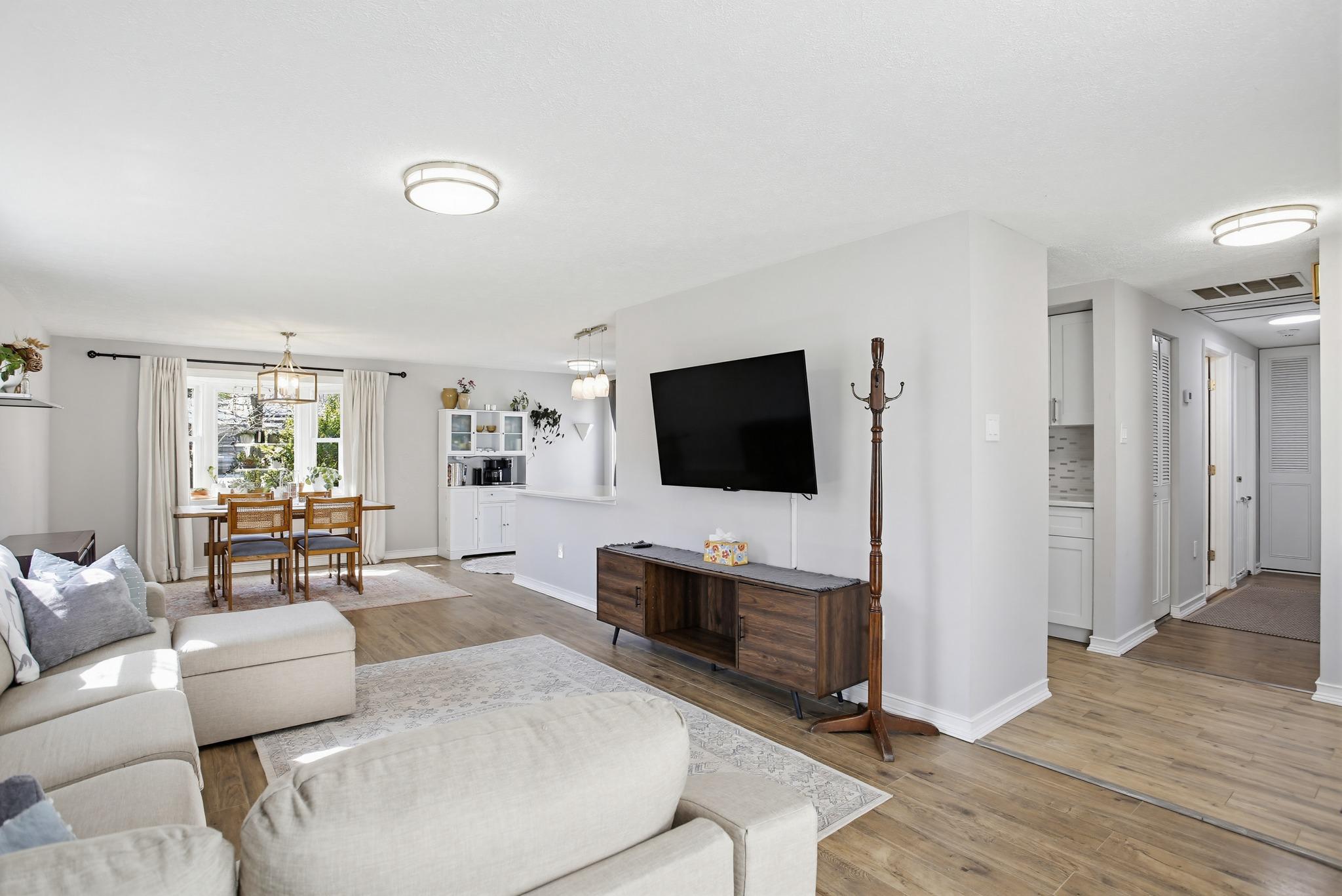 CLEMENS CROSSING - Residential