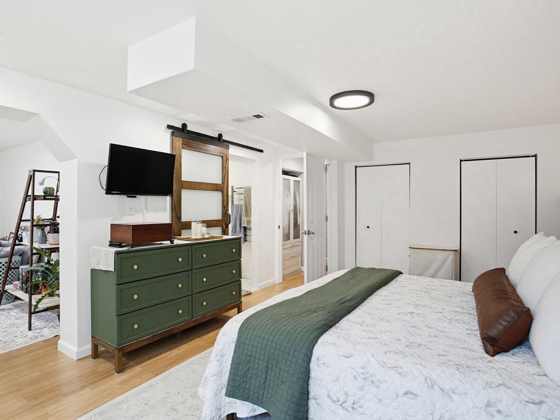 CLEMENS CROSSING - Residential