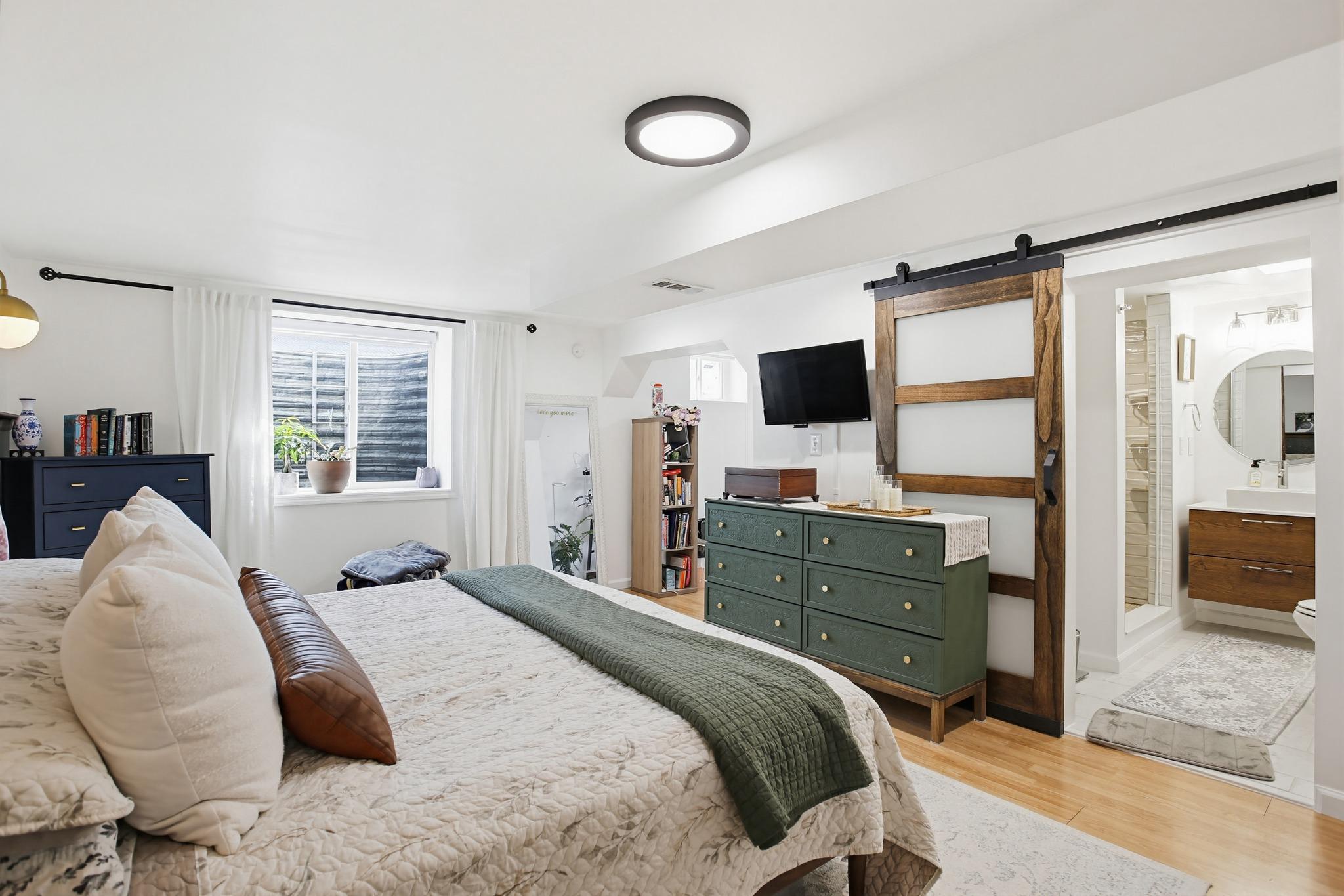 CLEMENS CROSSING - Residential