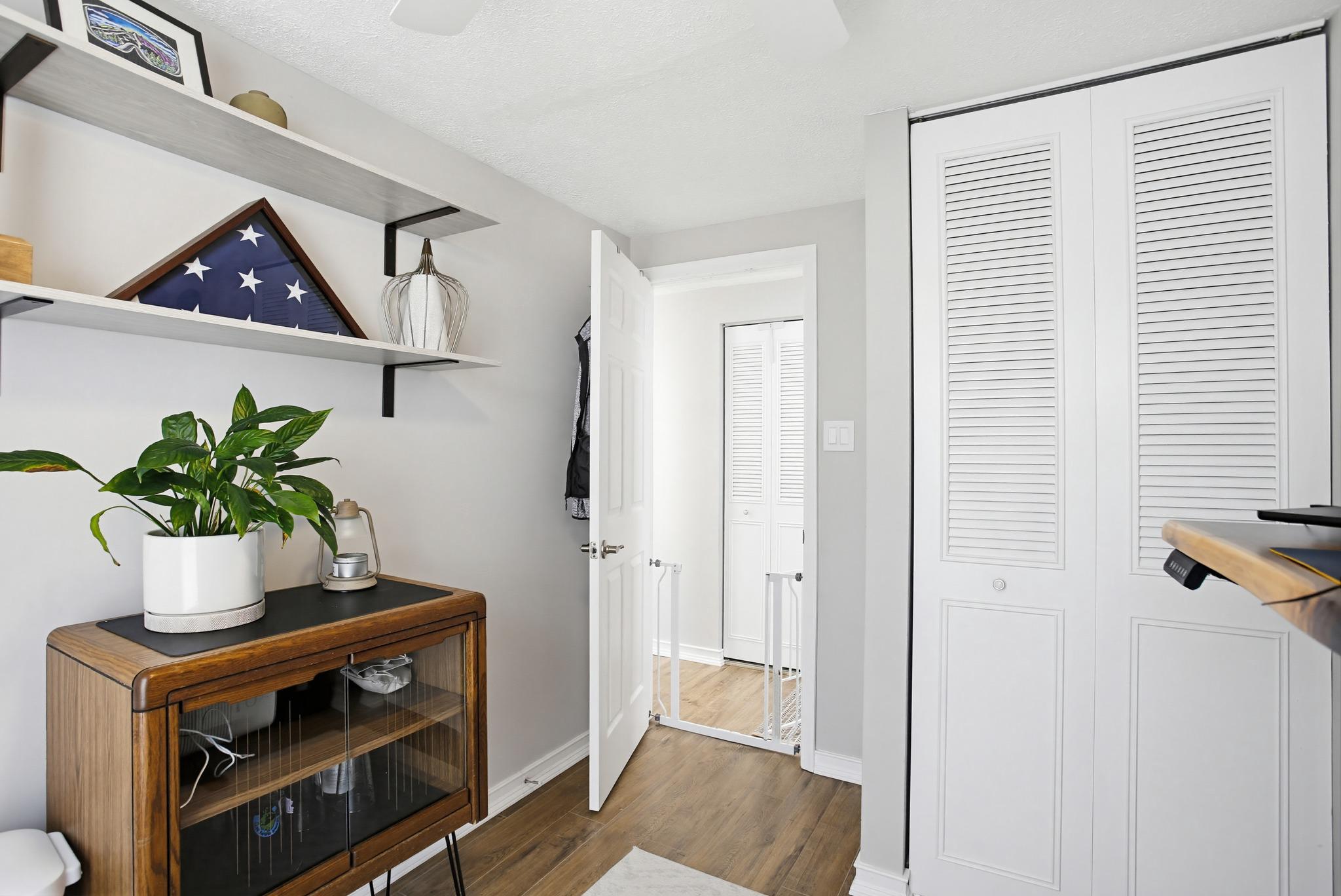 CLEMENS CROSSING - Residential