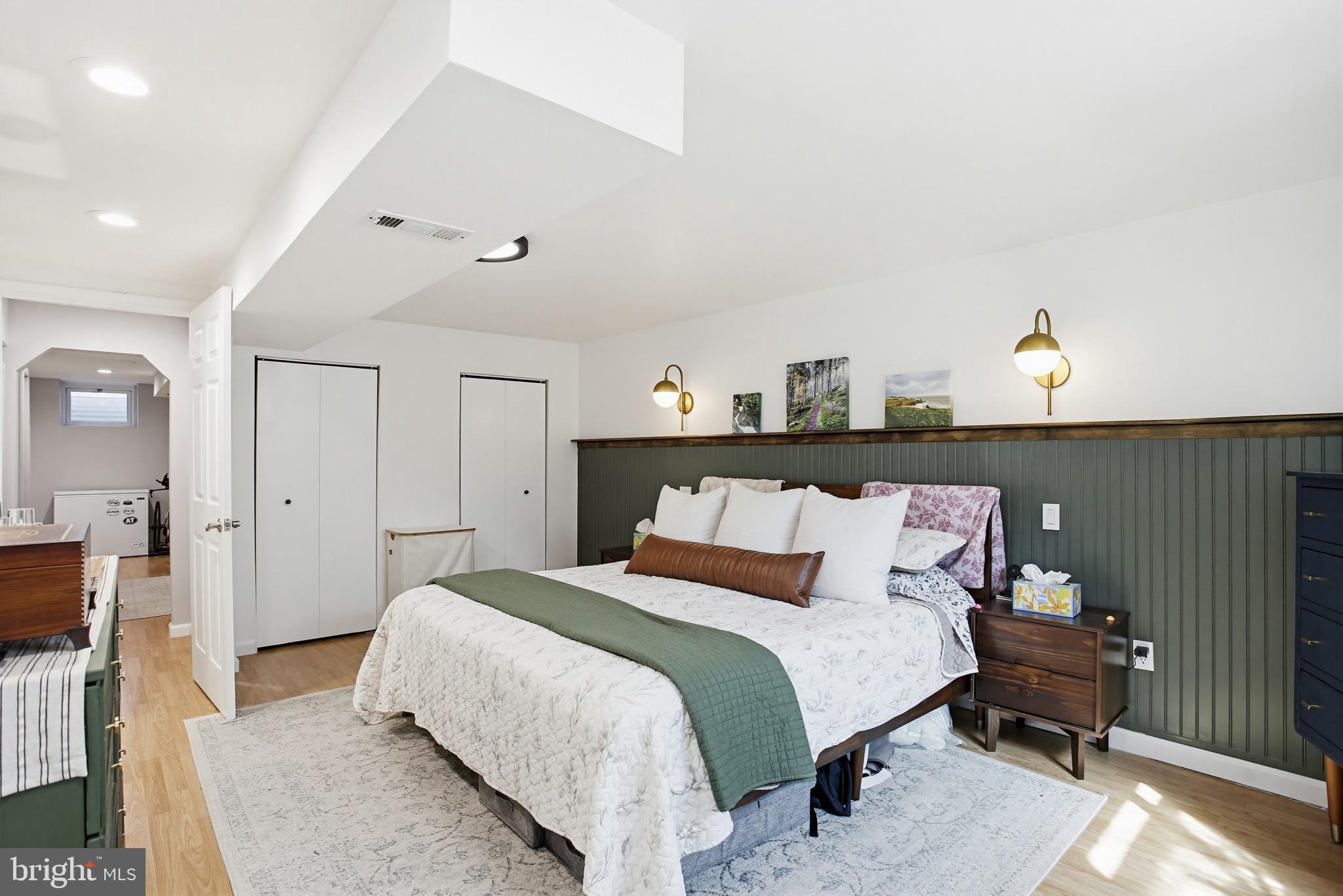 CLEMENS CROSSING - Residential