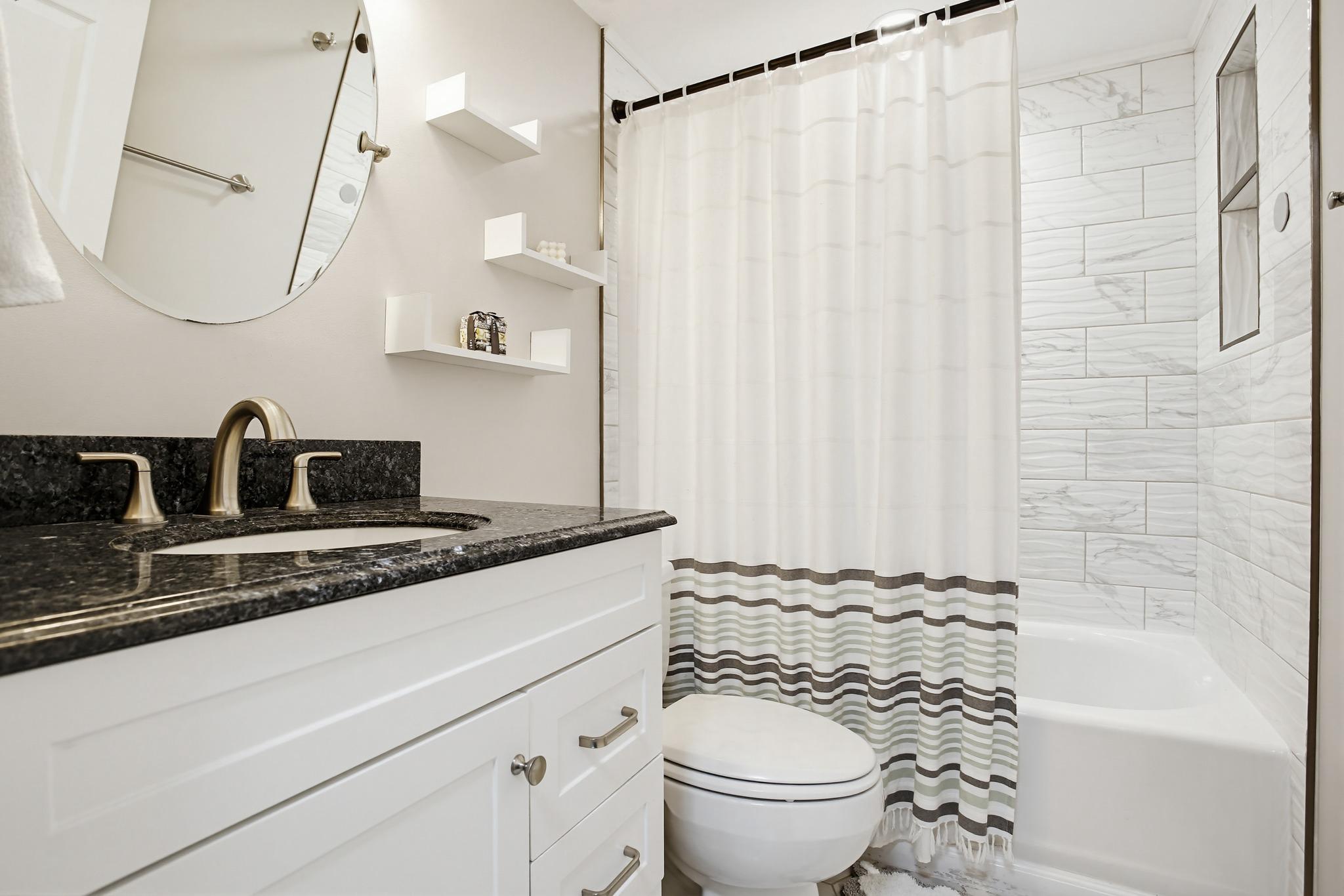 CLEMENS CROSSING - Residential