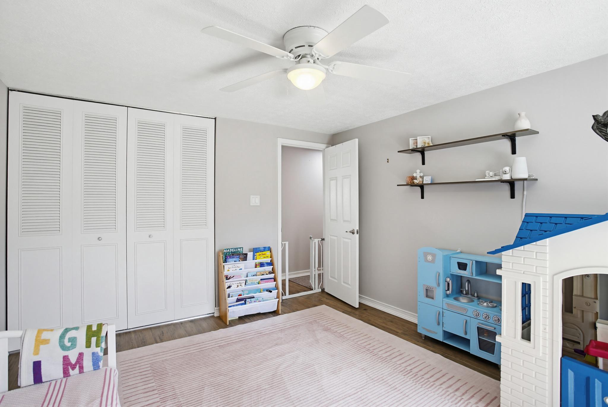 CLEMENS CROSSING - Residential