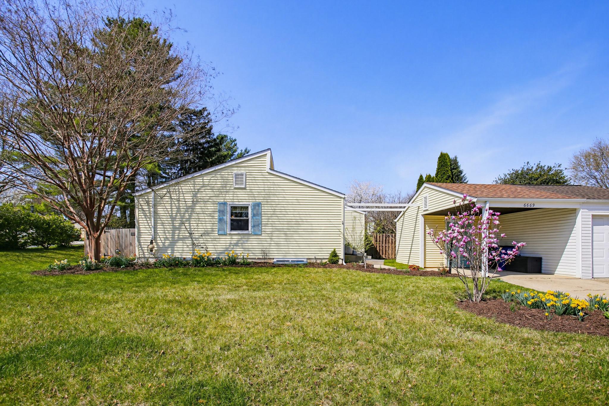 CLEMENS CROSSING - Residential